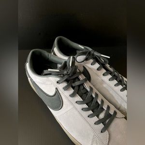 Nike SB Blazer Low GT Gunsmoke Black Spruce 704939-018